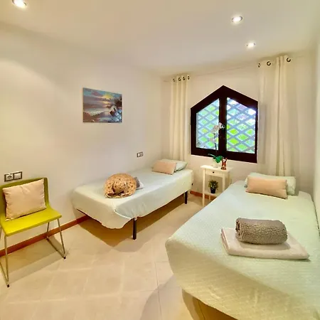 Apartament Beautiful In Paradise With Heated Pool! Playa Paraiso (Tenerife)